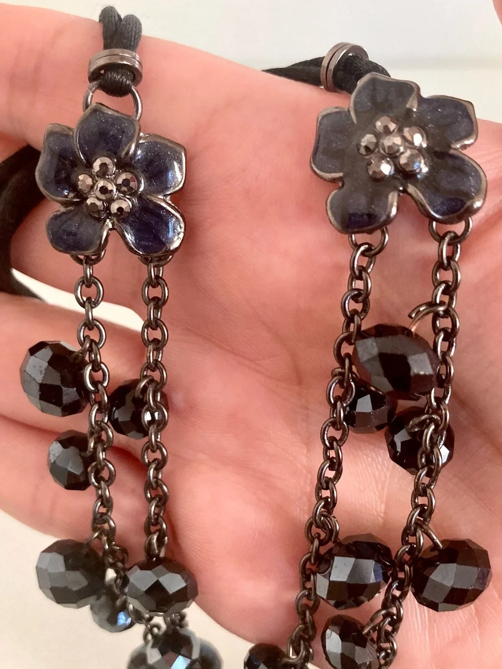 Double Strand Black gray facet Bead Floral Accent preloved cord chain Necklace